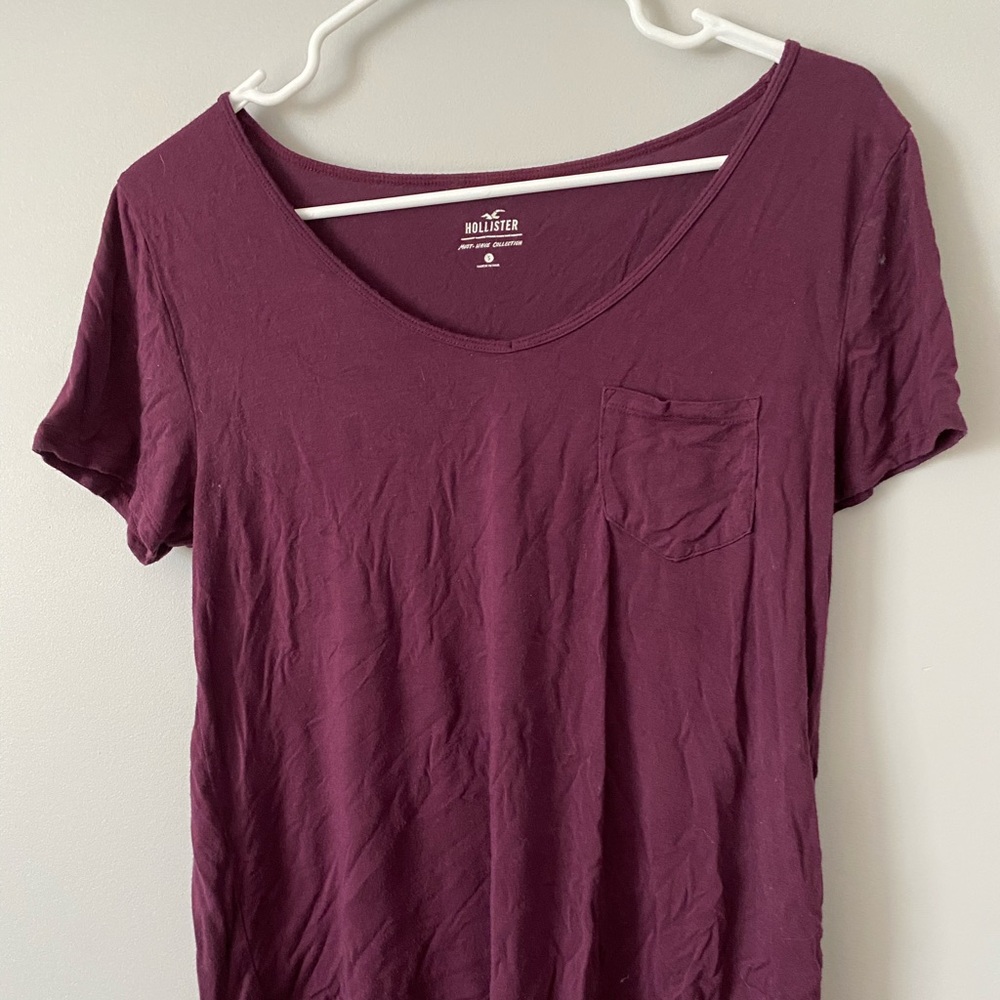 Maroon Hollister V Neck